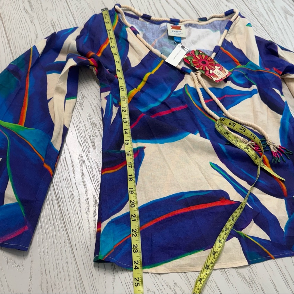 FARM Rio Multicolor V-Neck Top - Picture 14 of 16